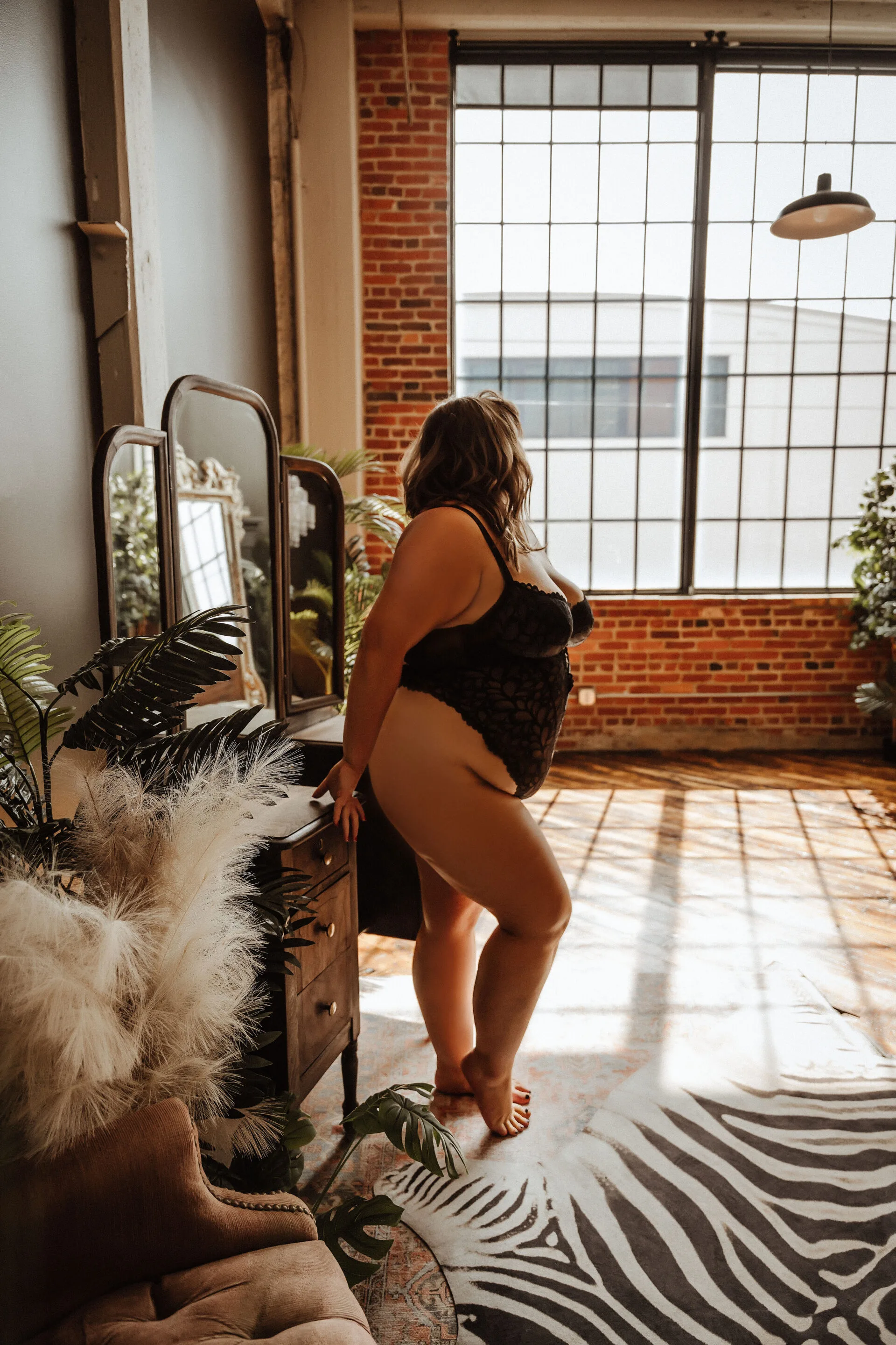 Indianapolis Boudoir, Indiana boudoir studio, Indy Boudoir, Plus Size Boudoir Indianapolis, Plus size Boudoir, Plus size boudoir Indiana