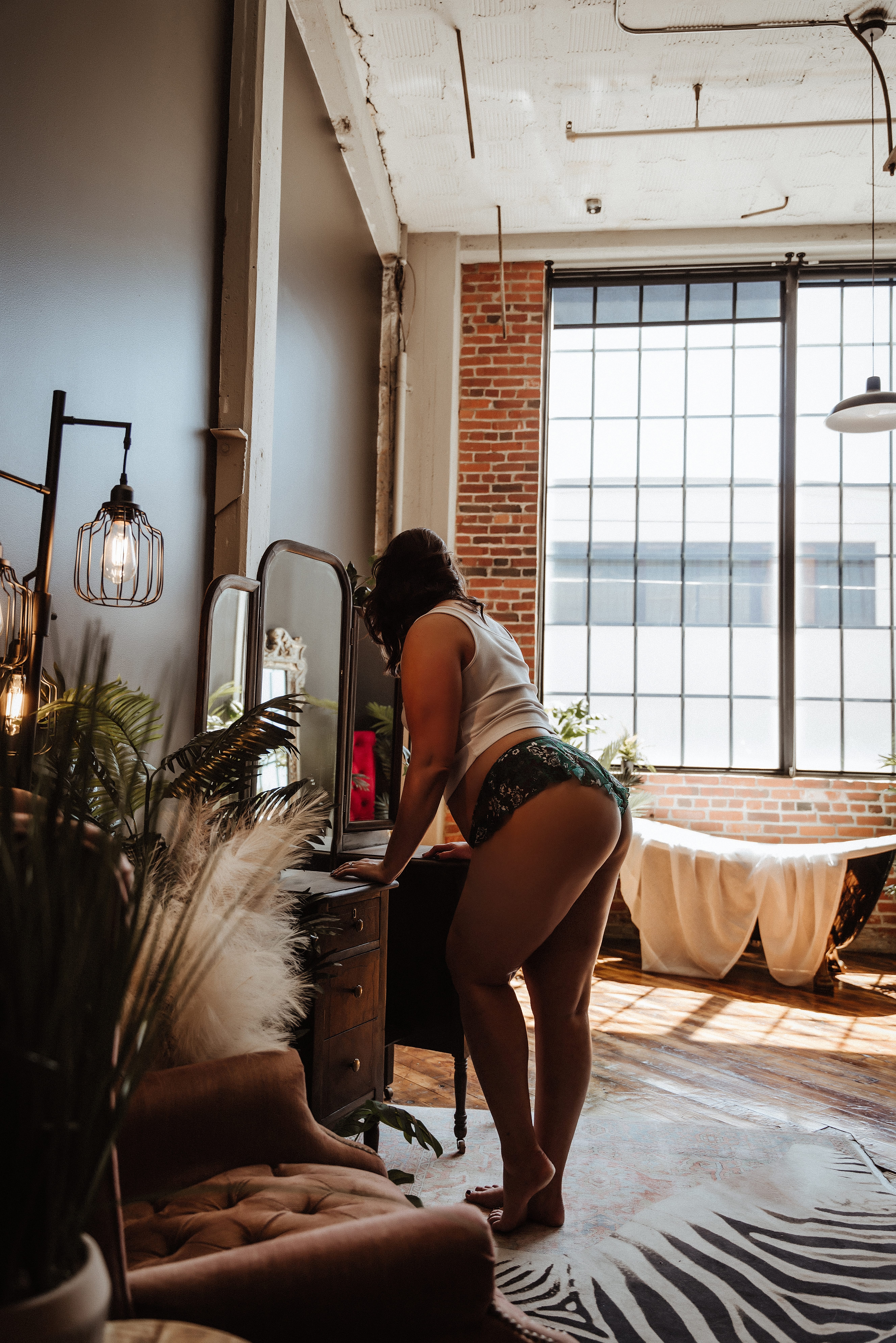 Indianapolis Boudoir, Indiana boudoir studio, Indy Boudoir, Plus Size Boudoir Indianapolis, Plus size Boudoir, Plus size boudoir Indiana